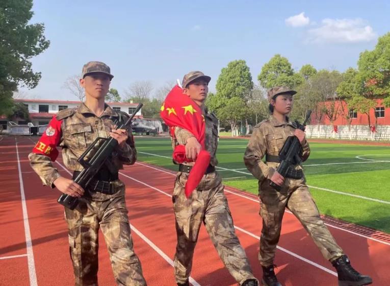  預防溺水，守護安全—東望教育集團九龍中專學校舉行防溺水主題教育晨會講話